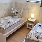 Moderne Mit Eigenem Garten Und Traumhaften Blick