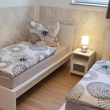 Moderne Mit Eigenem Garten Und Traumhaften Blick