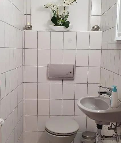 Moderne Mit Eigenem Garten Und Traumhaften Blick 公寓