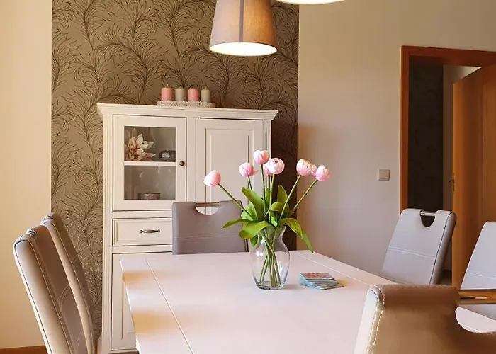 Moderne Mit Eigenem Garten Und Traumhaften Blick 公寓