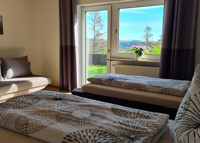 Moderne Mit Eigenem Garten Und Traumhaften Blick 公寓